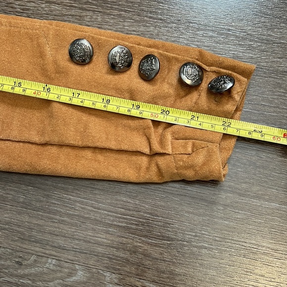 Blazer - Picture 6 of 7